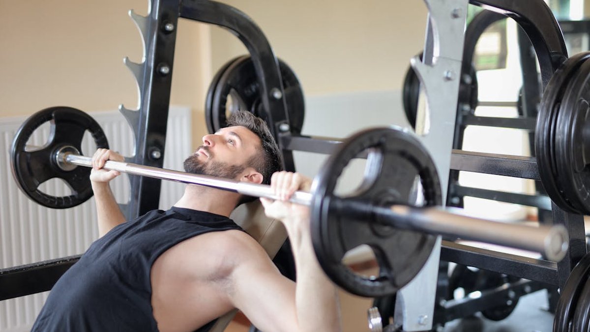 Compound vs Isolation Exercises: What Your Routine Needs